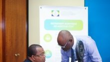Julien Nkoghe Bekale lance la deuxième phase du recensement biométrique des fonctionnaires