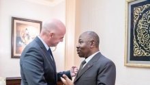 Giovanni Vincenzo Infantino, Stephen Jackson et Arthur Nkoumou Delaunay chez Ali Bongo