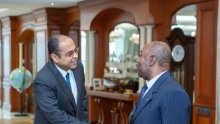 Ali Bongo échange avec l’ambassadeur d’Egypte Ahmed Bakr