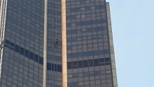  France : Un homme arrêté après avoir escaladé à mains nues le plus haut gratte-ciel de Paris
