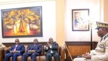 Brice Clotaire Oligui Nguéma échange avec des anciens dignitaires du Gabon