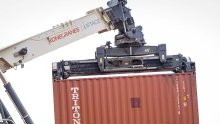 125 conteneurs de Kevazingo déchargés dans la Zone économique spéciale de Nkok