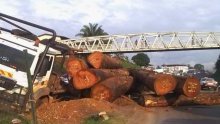 Accident de grumier à Plein-Ciel : embouteillage monstre sur la voie express de Libreville