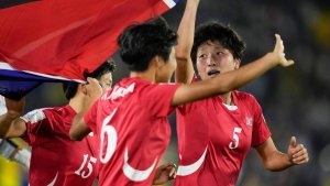 Mondial féminin U20 2026&nbsp;: la Corée du Nord surclasse le Canada dans les arrêts de jeu et file en demi-finale