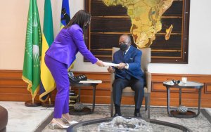 Ali Bongo reçoit le rapport définitif du dernier recensement des fonctionnaires gabonais