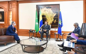 Le patron de Total  Gabon reçu en audience par Ali Bongo