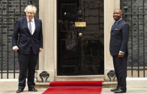 Ali Bongo échange avec le Premier ministre Boris Johnson à Londres