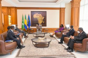 Ali Bongo reçoit en audience le président de BDEAC