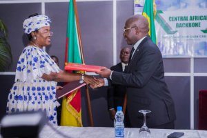 Gabon et le Cameroun signent un accord d’interconnexion des réseaux de communication électronique