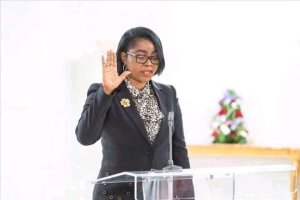 Rose Christiane Ossouka Raponda nommée Premier ministre du Gabon&nbsp;!