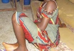 Akanda&nbsp;: une mère met au monde des jumelles nées de rapports incestueux avec son fils