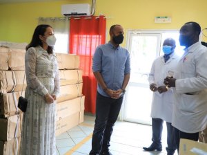 Richissime, Noureddin Bongo fait un don de médicaments à l’hôpital de Franceville&nbsp;!