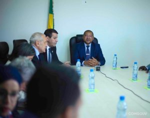 Foire algérienne de Libreville&nbsp;: Ogandaga échange avec son homologue algérien
